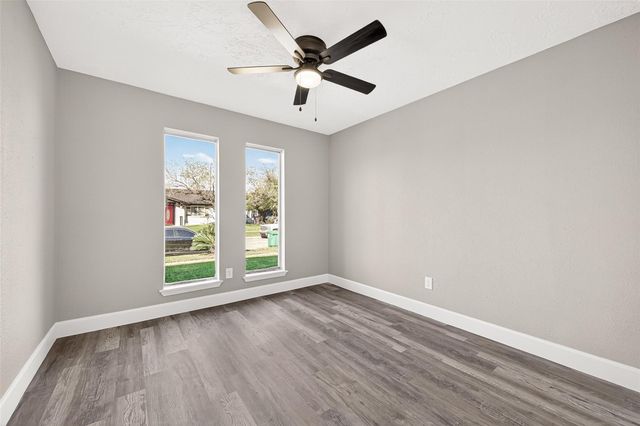 6407 Bazel Brook Drive, Houston, TX 77489