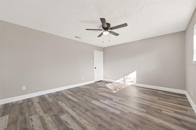 6407 Bazel Brook Drive, Houston, TX 77489