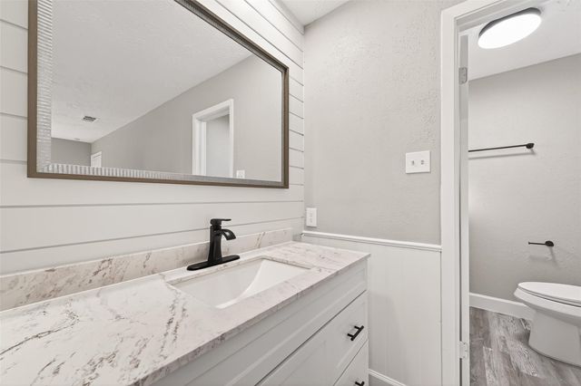 6407 Bazel Brook Drive, Houston, TX 77489