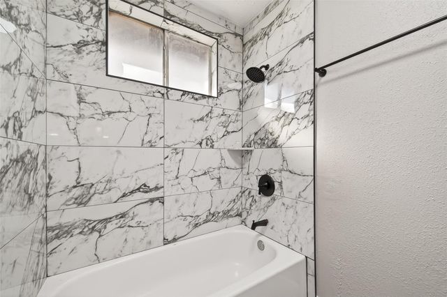 6407 Bazel Brook Drive, Houston, TX 77489