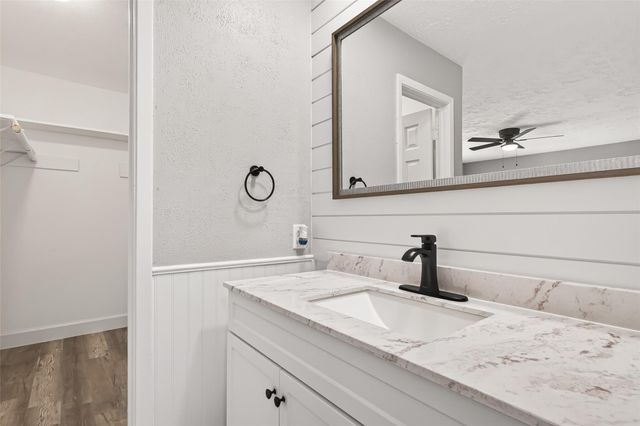 6407 Bazel Brook Drive, Houston, TX 77489