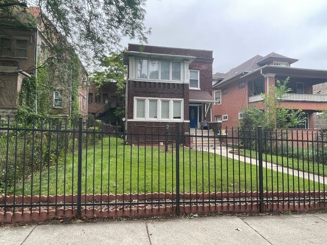 5460 W Ferdinand Street, Chicago, IL 60644