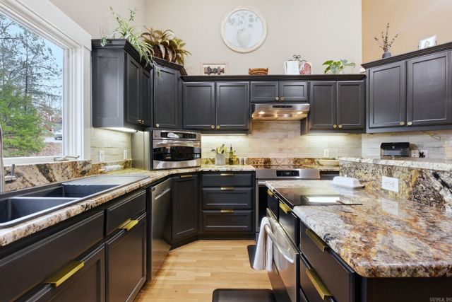 17 Vista Lane, Hot Springs Village, AR 71909