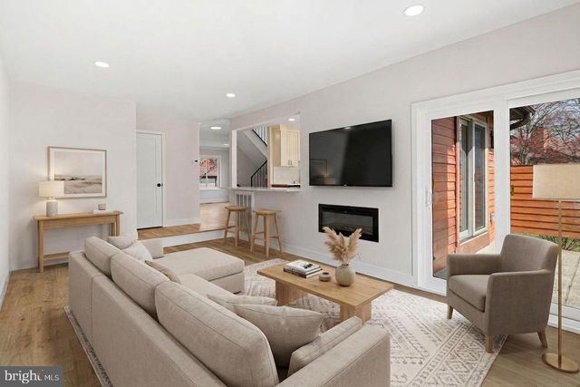 323 WINDING WAY, King Of Prussia, PA 19406