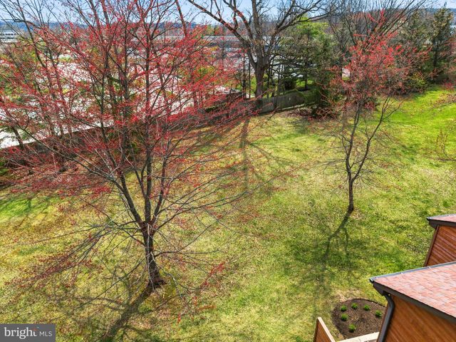 323 WINDING WAY, King Of Prussia, PA 19406