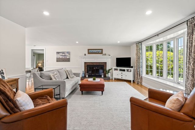 1 Burnham Rd, Wenham, MA 01984