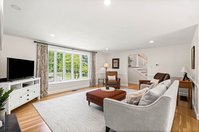 1 Burnham Rd, Wenham, MA 01984