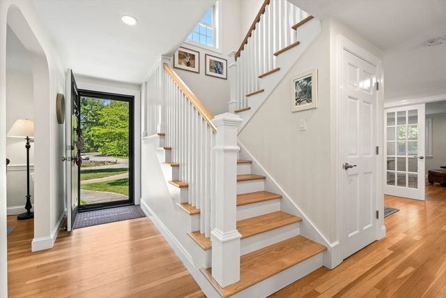 1 Burnham Rd, Wenham, MA 01984