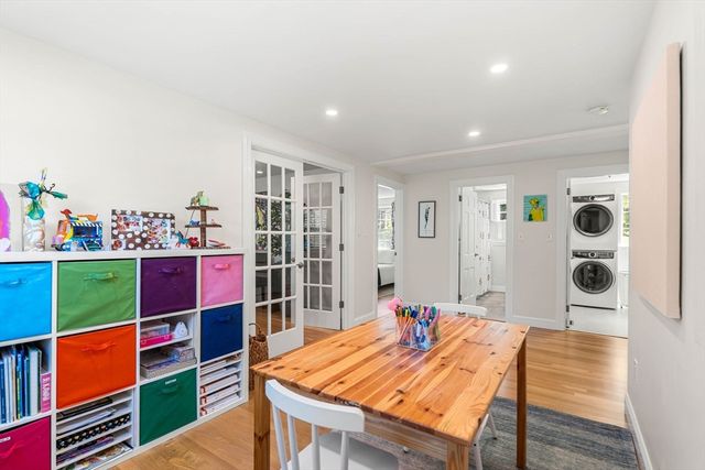 1 Burnham Rd, Wenham, MA 01984