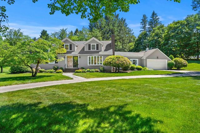 1 Burnham Rd, Wenham, MA 01984