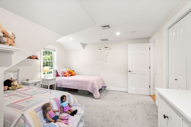 1 Burnham Rd, Wenham, MA 01984