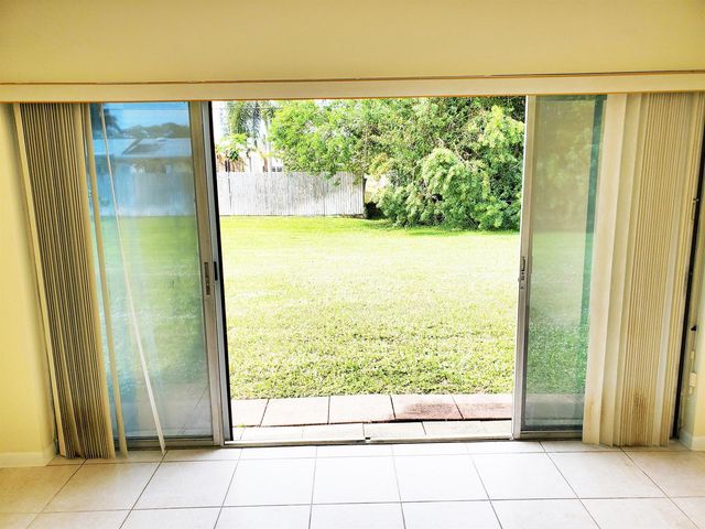 4345 Lucerne Villas Lane, Lake Worth, FL 33467