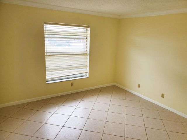 4345 Lucerne Villas Lane, Lake Worth, FL 33467