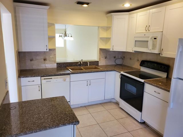 4345 Lucerne Villas Lane, Lake Worth, FL 33467