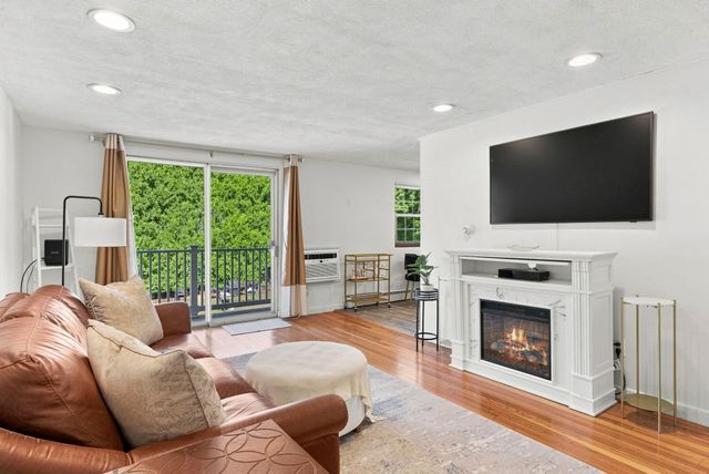 80 Renwick Rd B, Wakefield, MA 01880