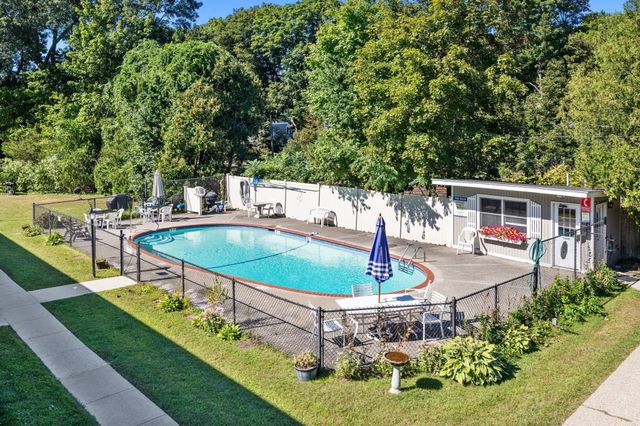 80 Renwick Rd B, Wakefield, MA 01880
