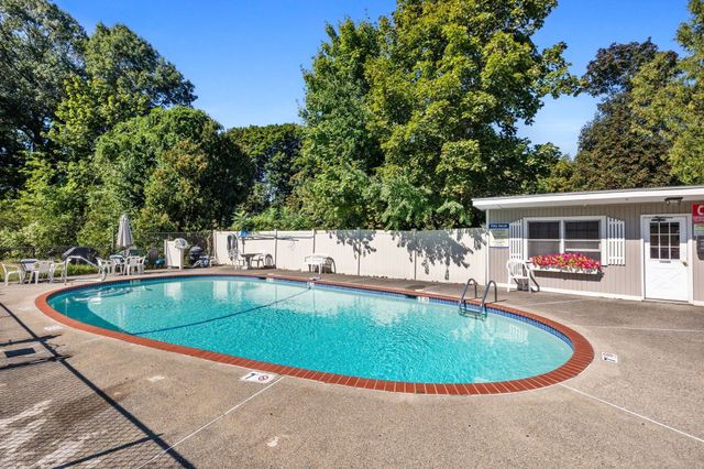80 Renwick Rd B, Wakefield, MA 01880