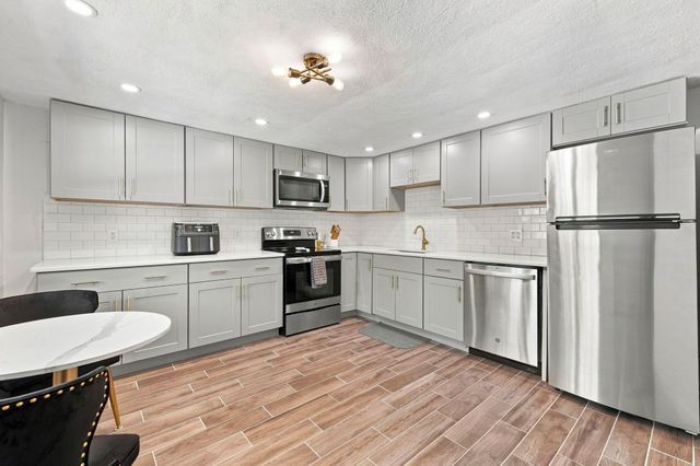80 Renwick Rd B, Wakefield, MA 01880