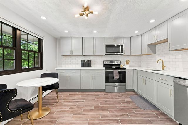 80 Renwick Rd B, Wakefield, MA 01880