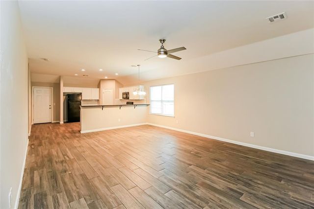 7108 Meadow Lake Drive, Yukon, OK 73099