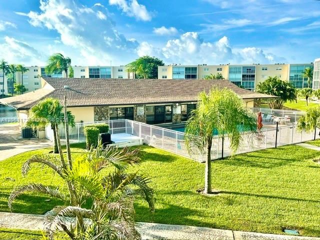 414 SE 10th Street 103, Dania Beach, FL 33004