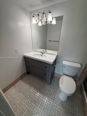 414 SE 10th Street 103, Dania Beach, FL 33004