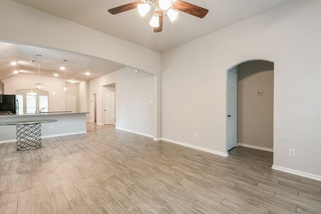 2233 Garden Square Path, Spring, TX 77386