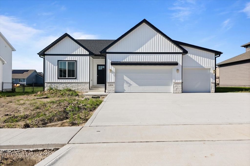 1204 NW 27th Street, Ankeny, IA 50023