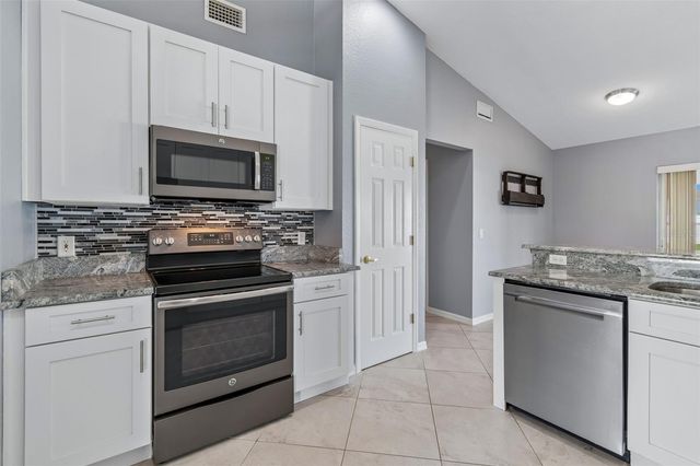 6352 PROMINENCE POINT DRIVE, Lakeland, FL 33813