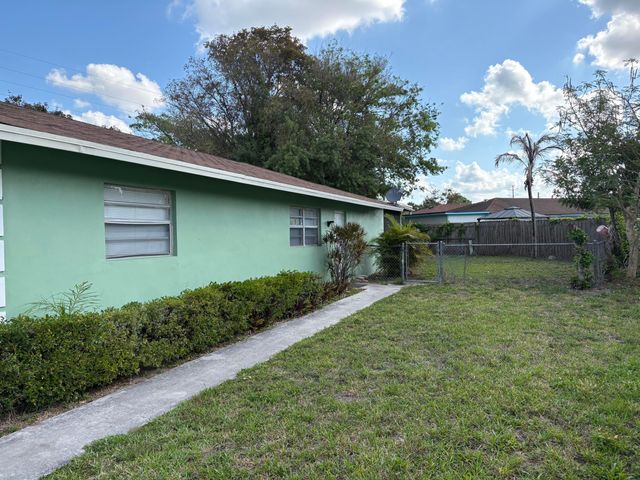 5954 BAHAMA Court, West Palm Beach, FL 33407