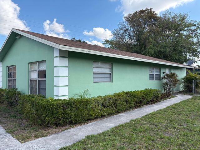 5954 BAHAMA Court, West Palm Beach, FL 33407
