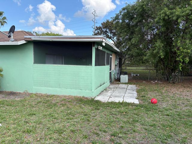 5954 BAHAMA Court, West Palm Beach, FL 33407