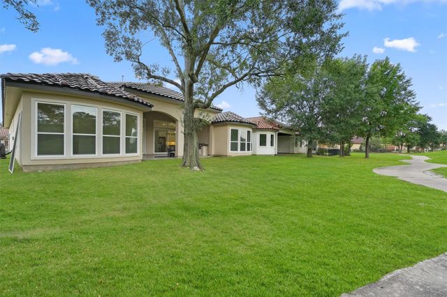 16015 Bridges Fairway Lane, Houston, TX 77068