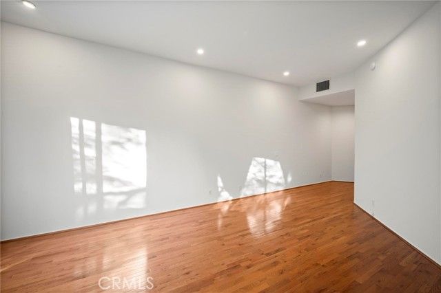 750 S Bundy 108, Los Angeles, CA 90049