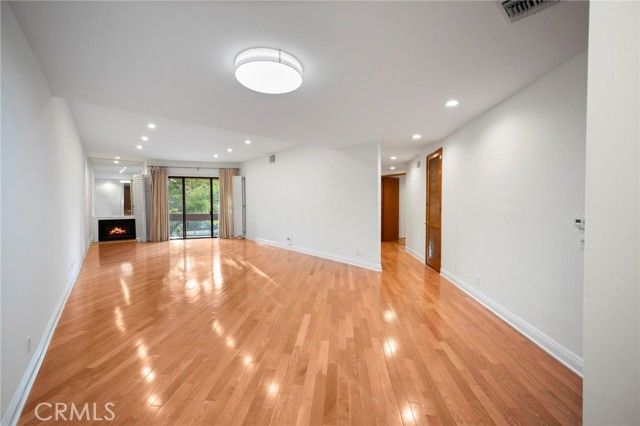 750 S Bundy 108, Los Angeles, CA 90049