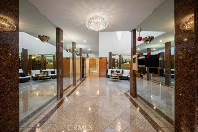 750 S Bundy 108, Los Angeles, CA 90049