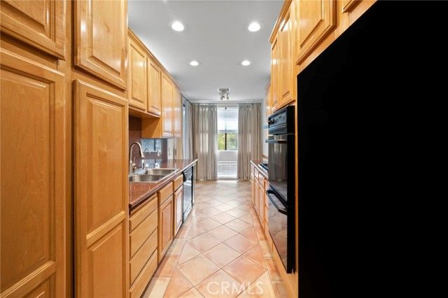 750 S Bundy 108, Los Angeles, CA 90049