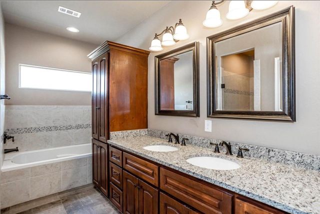 134 Honopu DR, Bastrop, TX 78602