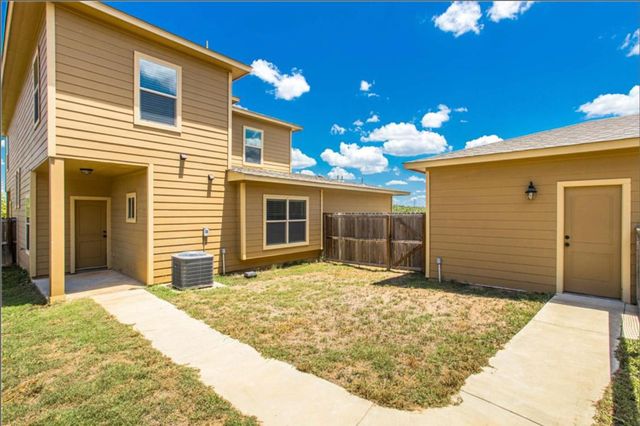 134 Honopu DR, Bastrop, TX 78602