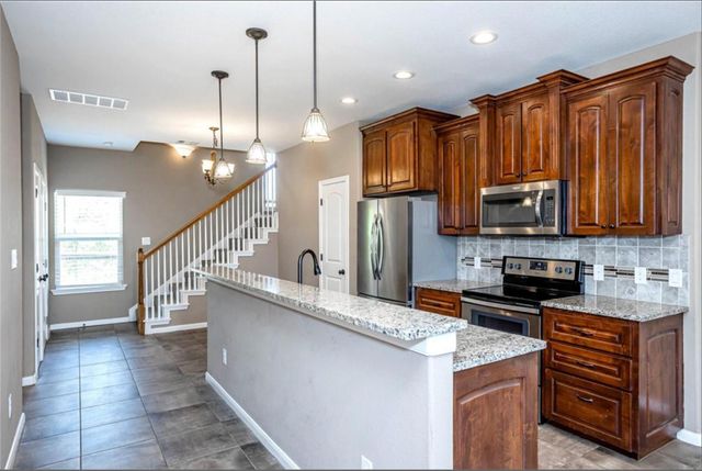 134 Honopu DR, Bastrop, TX 78602