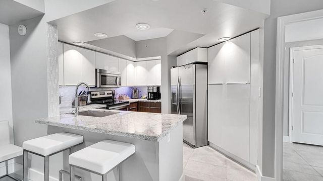 110 N Federal Highway 501, Fort Lauderdale, FL 33301