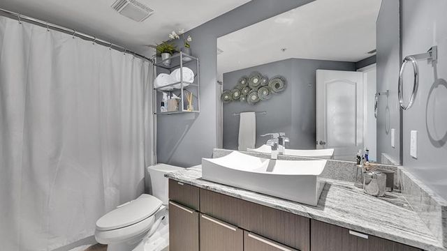 110 N Federal Highway 501, Fort Lauderdale, FL 33301