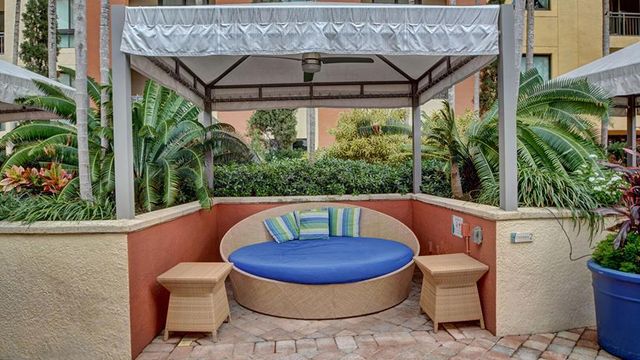110 N Federal Highway 501, Fort Lauderdale, FL 33301