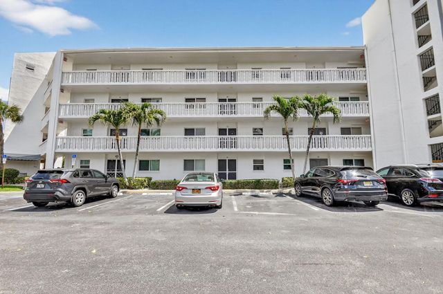 3326 Arcara Way 307, Greenacres, FL 33467