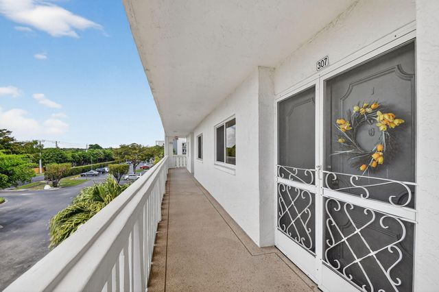 3326 Arcara Way 307, Greenacres, FL 33467