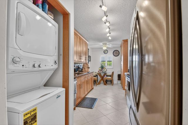 3326 Arcara Way 307, Greenacres, FL 33467