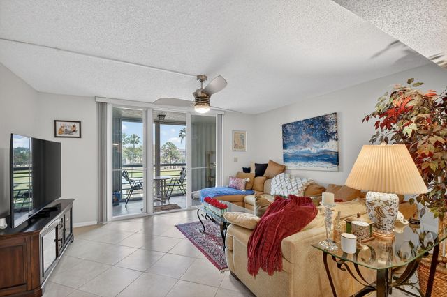 3326 Arcara Way 307, Greenacres, FL 33467