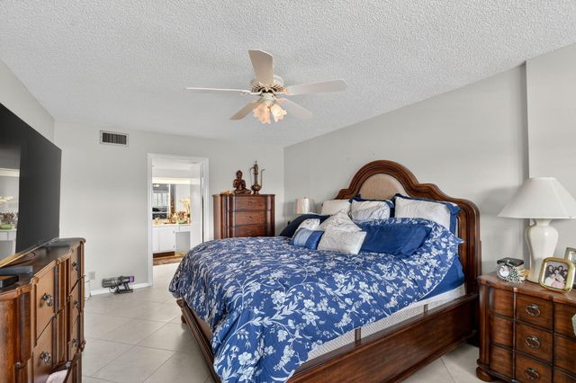 3326 Arcara Way 307, Greenacres, FL 33467