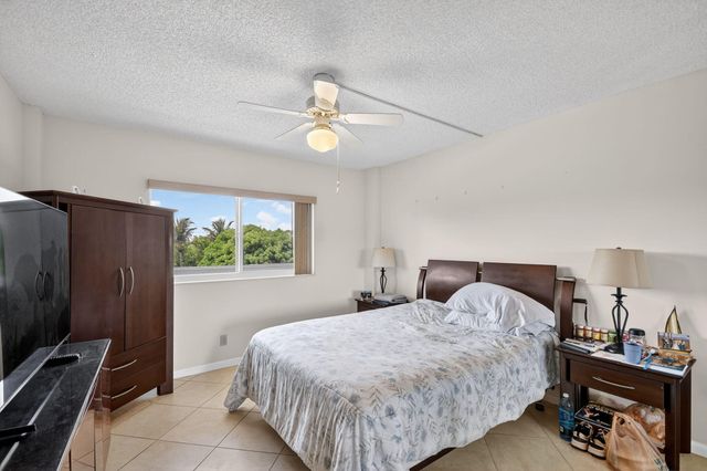3326 Arcara Way 307, Greenacres, FL 33467