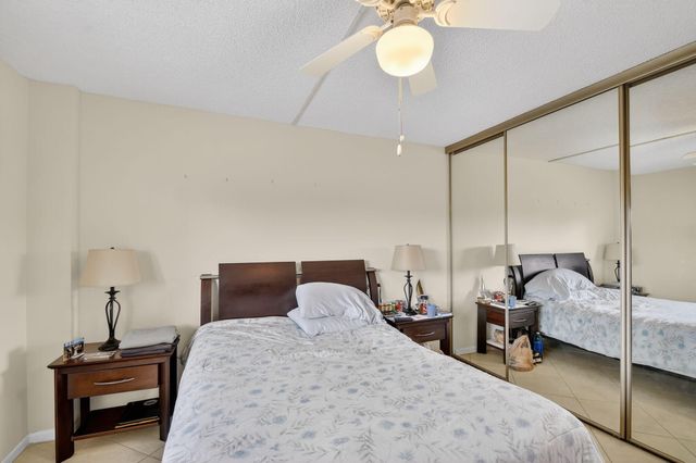 3326 Arcara Way 307, Greenacres, FL 33467